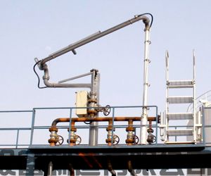 遼寧撫順客戶定制采購的AL1403型汽車頂部裝卸臂已發(fā)往使用現場(圖1) 遼寧撫順客戶定制采購的AL1403型汽車頂部裝卸臂已發(fā)往使用現場(1)